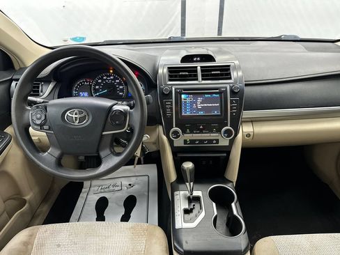 Used 2012 Toyota Camry LE FWD image 16