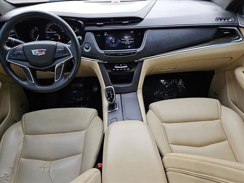 Used 2018 Cadillac XT5 FWD image 15