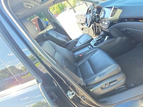 Used 2017 Honda Pilot Touring image 26
