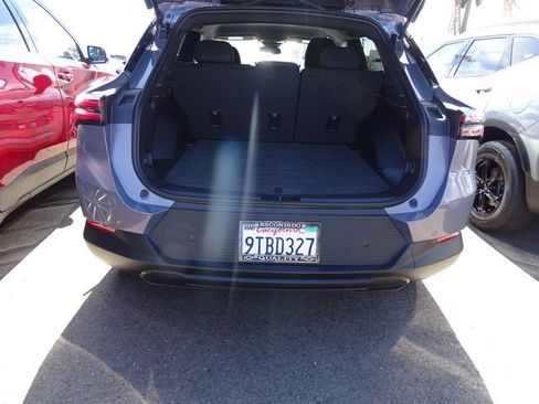 Certified 2025 Chevrolet Equinox EV LT FWD image 23