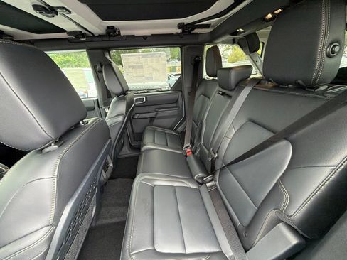 New 2026 Ford Bronco Badlands AWD/4WD image 13