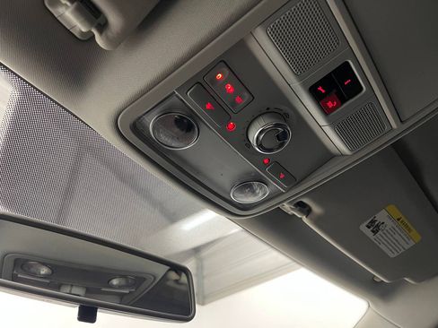 Used 2017 Volkswagen Jetta SE image 24