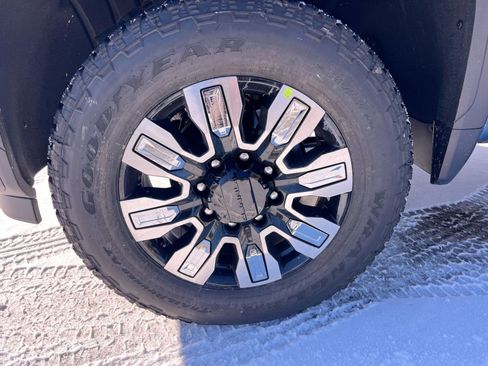 New 2026 GMC Sierra 2500 Denali w/ Denali Reserve Package image 8