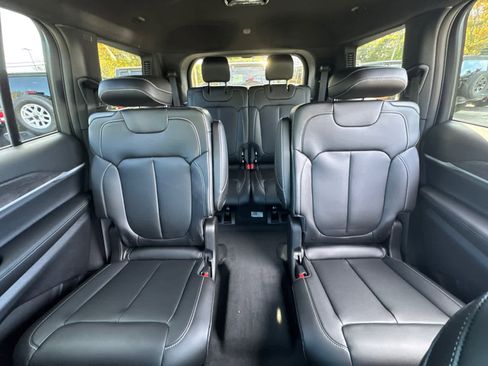 New 2025 Jeep Grand Cherokee L Limited w/ Black Appearance Package image 30