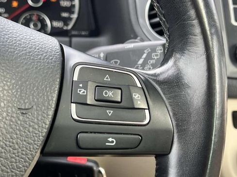 Used 2013 Volkswagen Tiguan SE image 20