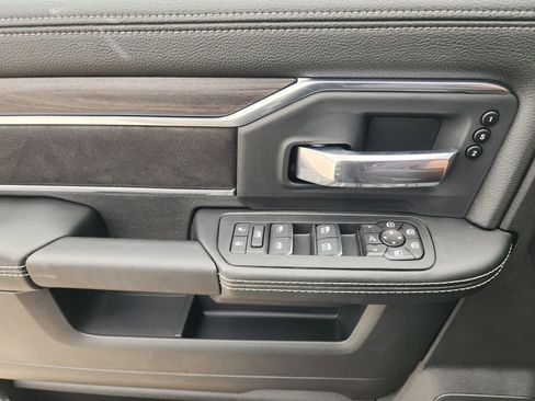 New 2026 RAM 2500 Laramie AWD/4WD image 22