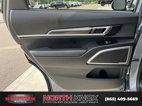 Used 2023 Kia Telluride S w/ S Sunroof Package AWD/4WD image 18