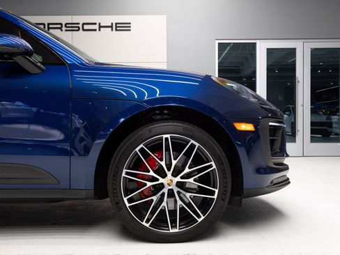 Certified 2023 Porsche Macan S AWD/4WD image 11