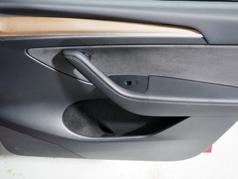 Used 2023 Tesla Model Y Performance image 58