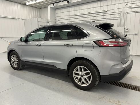 Used 2024 Ford Edge SEL AWD/4WD image 3