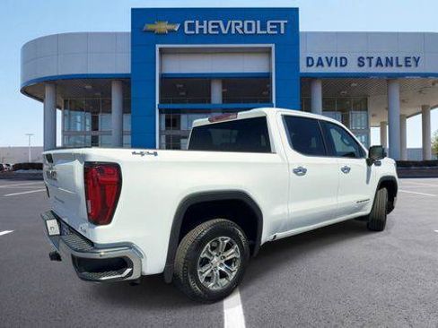 Used 2026 GMC Sierra 1500 SLT AWD/4WD image 8