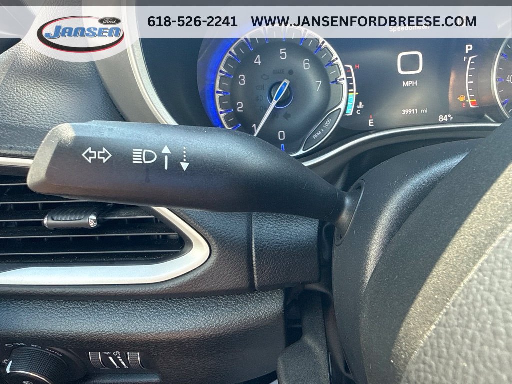 Used 2025 Chrysler Pacifica Select FWD image 21