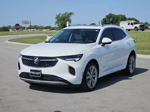 Used 2022 Buick Envision Avenir w/ Technology Package II FWD image 3