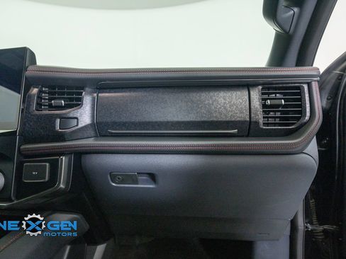 Used 2024 Ford Expedition Limited AWD/4WD image 45