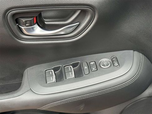 Used 2023 Honda HR-V EX-L image 10