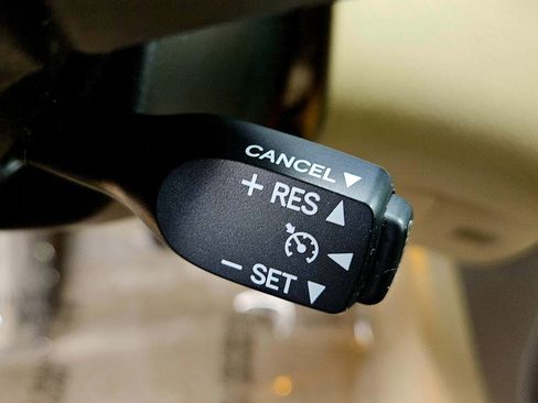 Used 2011 Toyota RAV4 Limited image 16