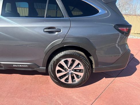 Used 2023 Subaru Outback Premium AWD/4WD image 33