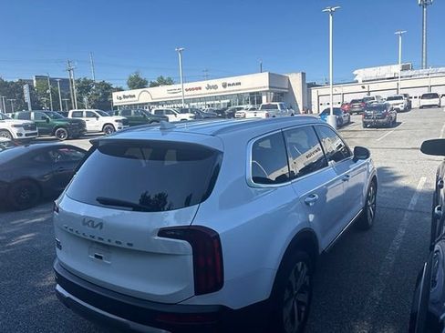 Used 2022 Kia Telluride S AWD/4WD image 16