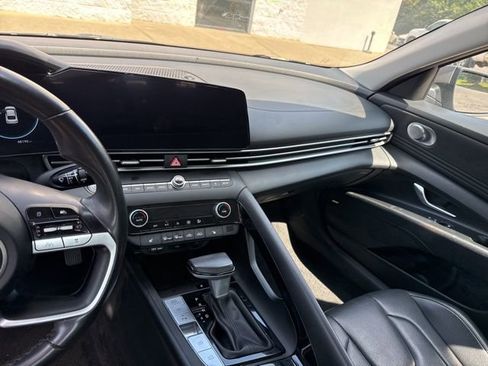 Used 2024 Hyundai Elantra Limited image 13