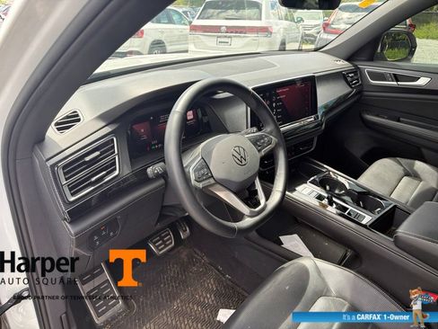 Used 2024 Volkswagen Atlas Cross Sport SEL R-Line AWD/4WD image 14