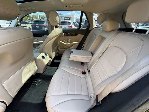 Used 2016 Mercedes-Benz GLC 300 4MATIC image 11