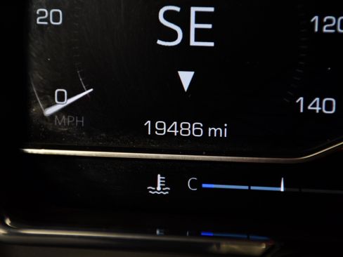 Used 2025 GMC Sierra 1500 SLT AWD/4WD image 18