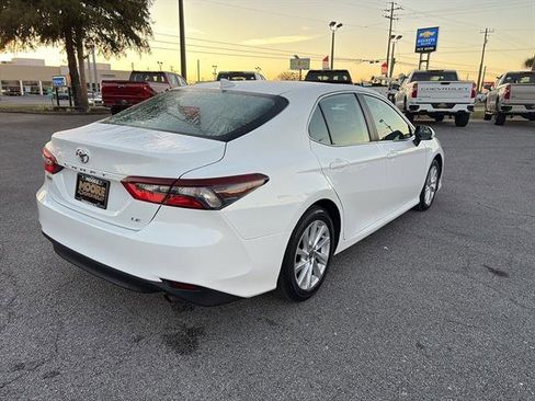 Used 2024 Toyota Camry LE image 7
