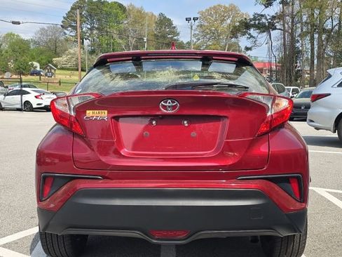 Used 2018 Toyota C-HR XLE image 4