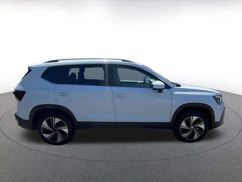 Used 2026 Volkswagen Taos SE AWD/4WD image 13