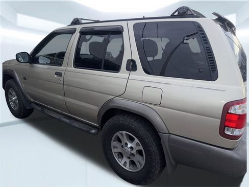 Used 1999 Nissan Pathfinder XE image 5