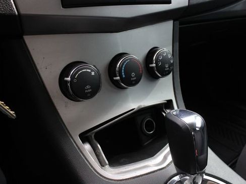 Used 2009 Chrysler Sebring LX FWD image 14