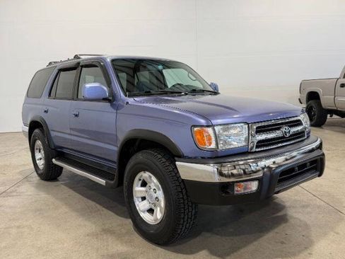 Used 2000 Toyota 4Runner SR5 AWD/4WD image 5