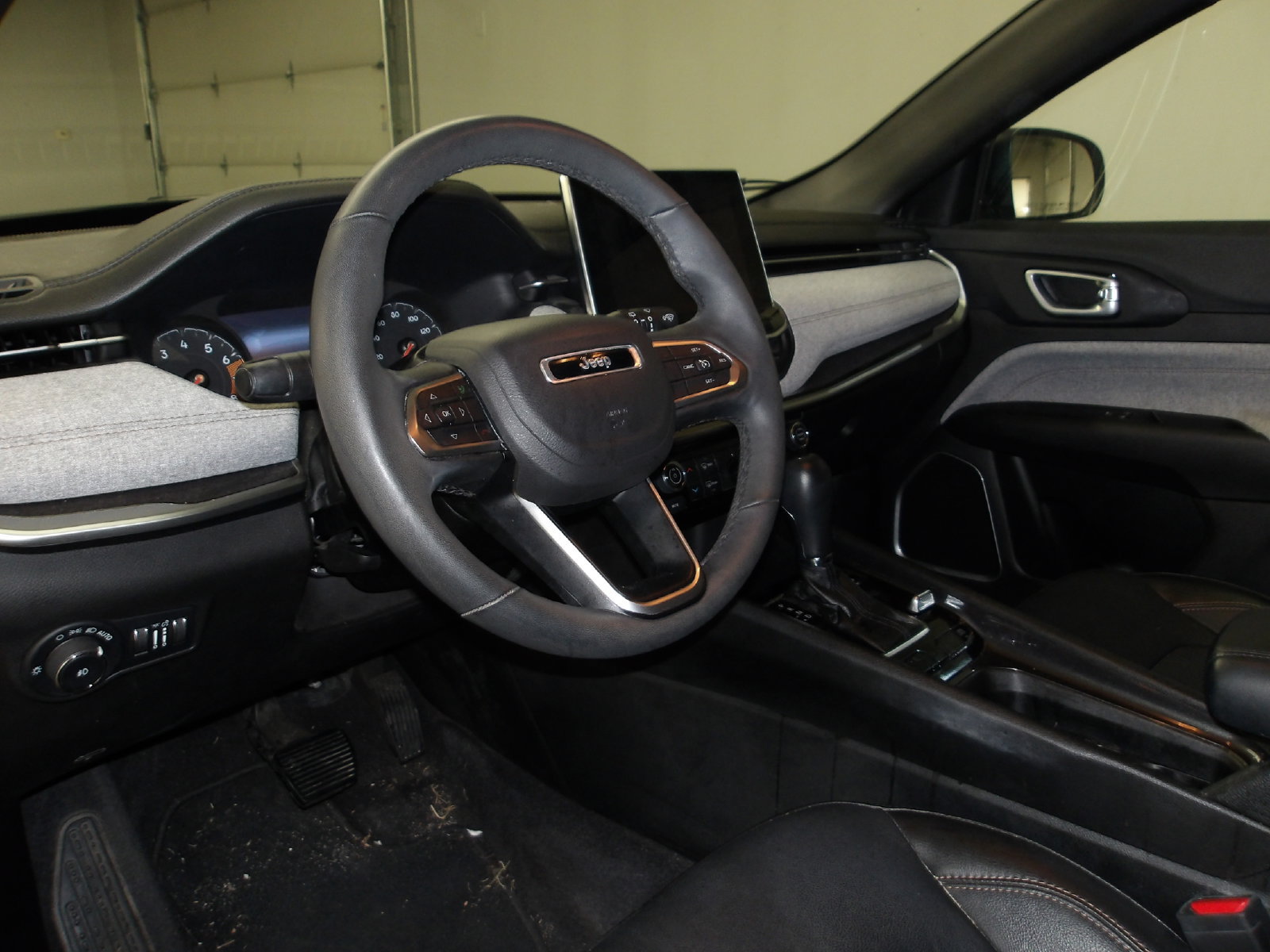 Used 2023 Jeep Compass Latitude AWD/4WD image 10