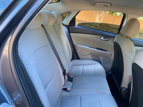Used 2020 Kia Forte LXS FWD image 42