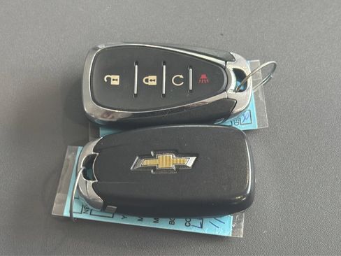 Used 2020 Chevrolet Trax LT w/ LT Convenience Package FWD image 33