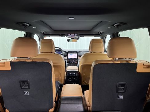 Used 2023 Jeep Grand Cherokee L Summit w/ High Altitude Package image 11