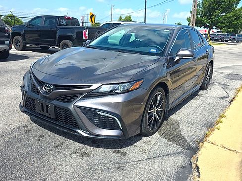 Used 2024 Toyota Camry SE w/ Convenience Package FWD image 2