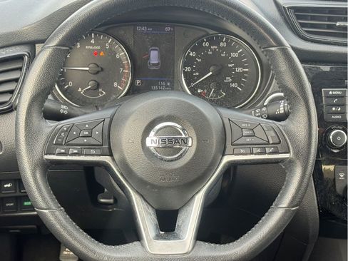 Used 2019 Nissan Rogue SV image 12