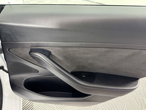 Used 2021 Tesla Model 3 Standard Range image 25