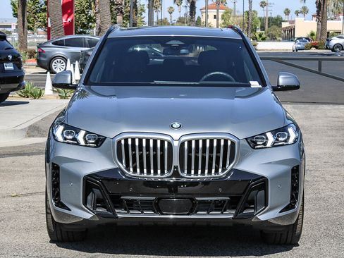Certified 2025 BMW X5 xDrive40i w/ M Sport Package AWD/4WD image 2