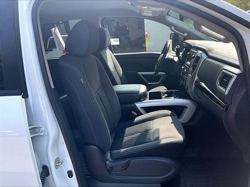 Used 2019 Nissan Titan SV w/ SV Convenience Package AWD/4WD image 7