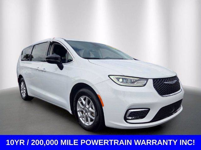 Used 2024 Chrysler Pacifica Touring-L FWD image 7