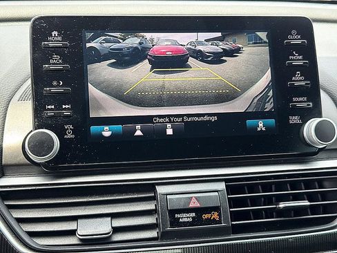 Used 2018 Honda Accord Sport image 13