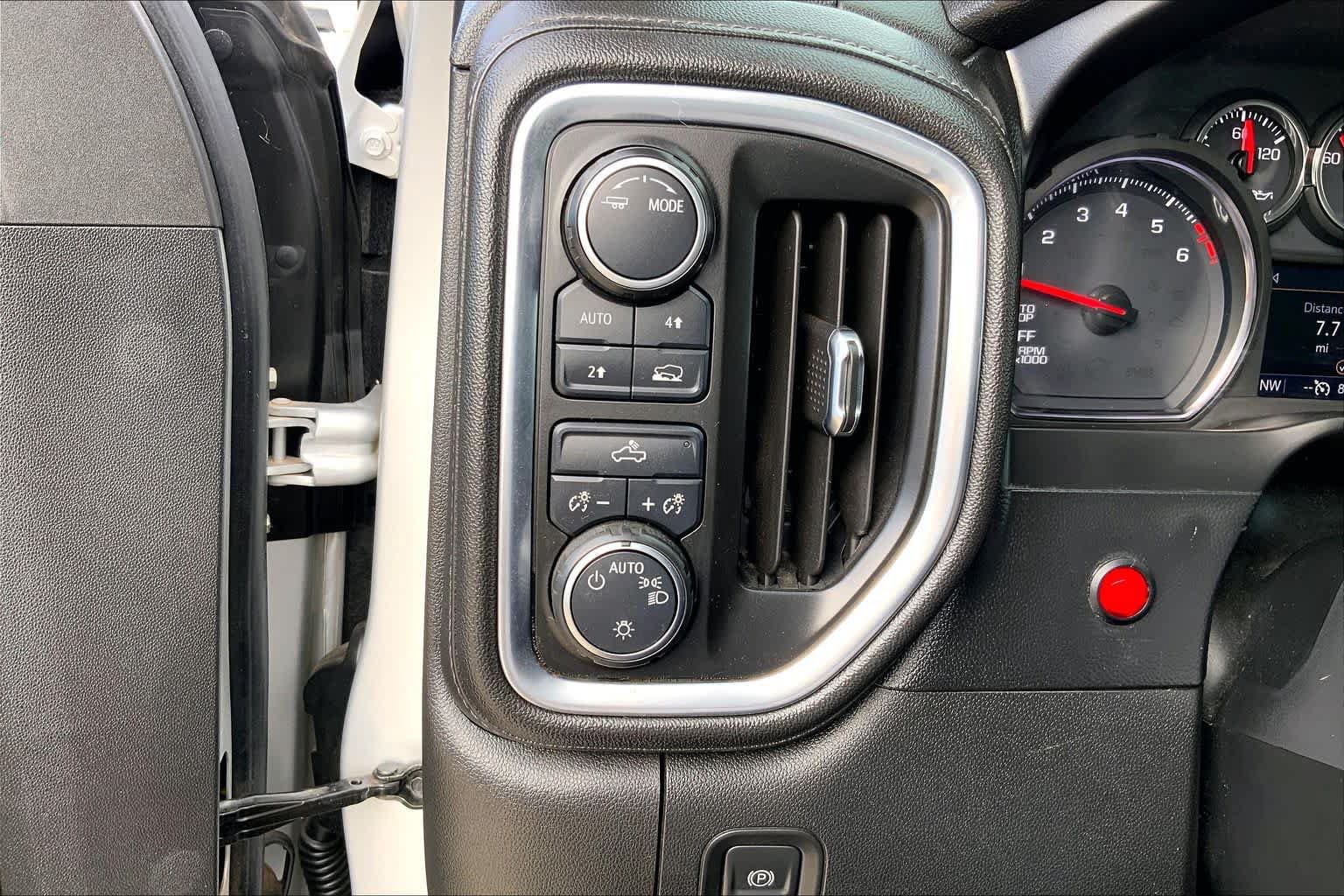 Used 2020 Chevrolet Silverado 1500 LT w/ Fleet Comfort Package AWD/4WD image 32