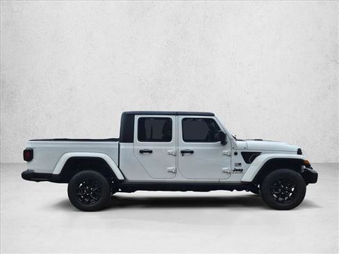 Used 2023 Jeep Gladiator Sport image 4