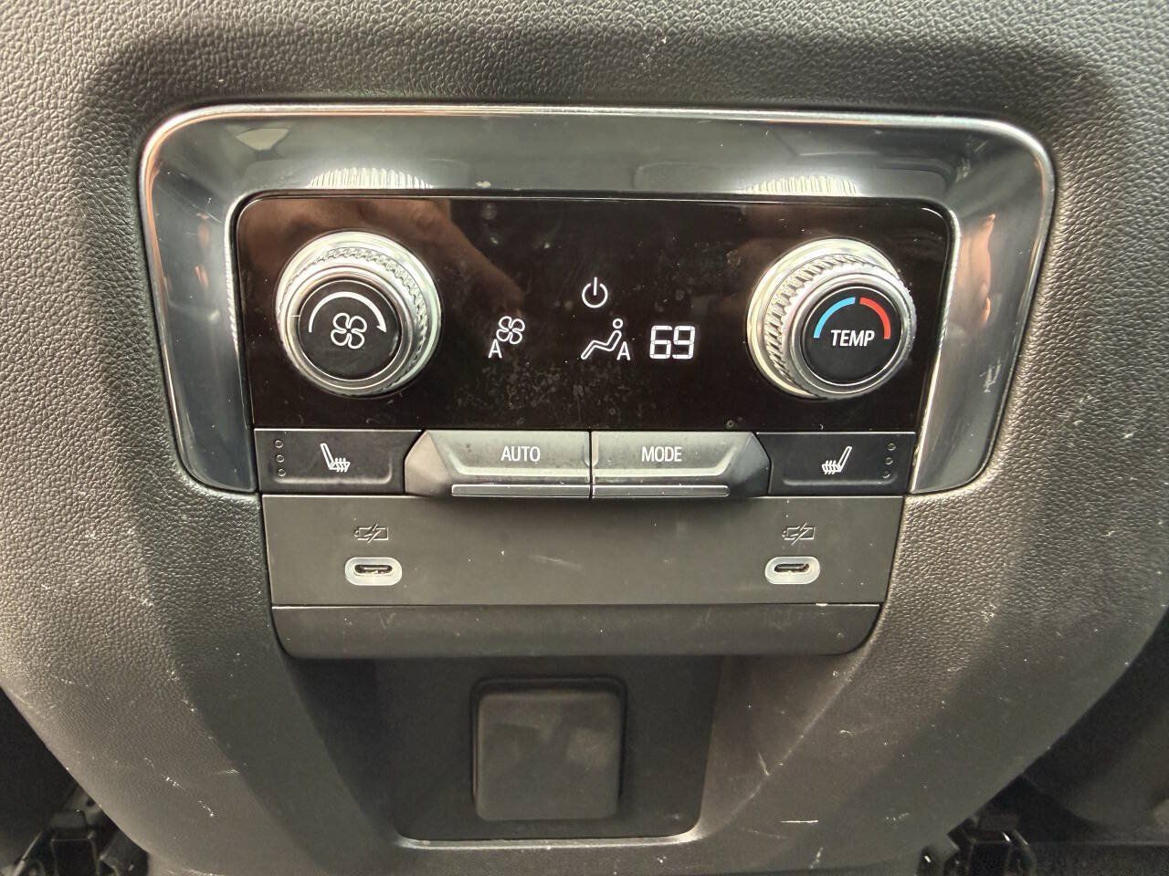 Used 2023 GMC Yukon Denali AWD/4WD image 30