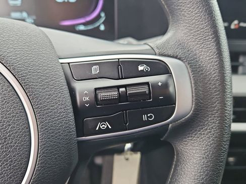 Used 2025 Kia Sportage LX FWD image 24