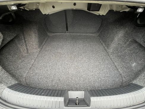 Used 2025 Volkswagen Jetta SE image 32