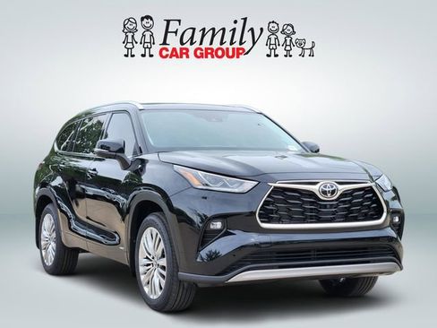New 2026 Toyota Highlander Platinum AWD/4WD image 2