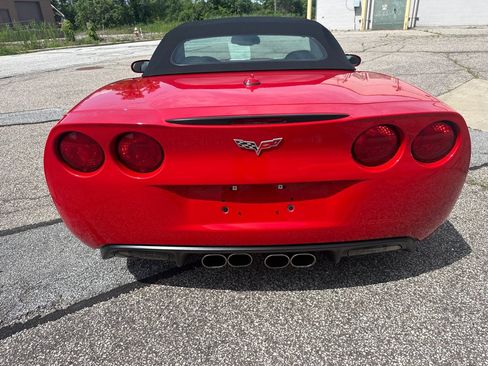 Used 2005 Chevrolet Corvette Convertible w/ Preferred Equipment Group RWD image 9